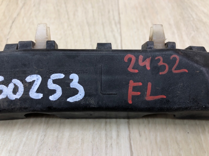 Кронштейн переднего бампера (на крыле) левый ELANTRA MD 10-15 2014 1.8 G4NB