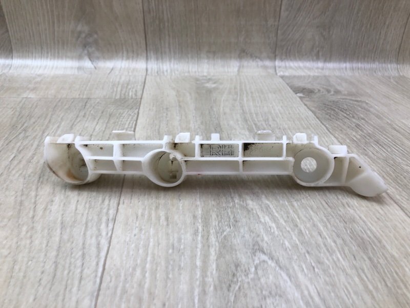 Запчасть кронштейн переднего бампера (на крыле) правый MITSUBISHI OUTLANDER GF 12- 2013 2.4 4J12 6400F880 Б/У Кронштейн переднего бампера (на крыле) правый MITSUBISHI OUTLANDER GF 12- 2013 2.4 4J12 6400F880 Б/У