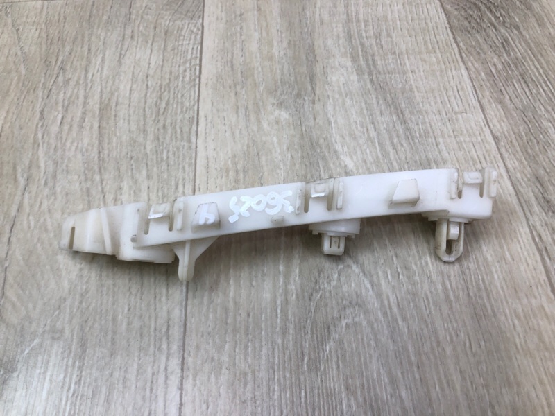 Кронштейн переднего бампера (на крыле) правый OUTLANDER GF 12- 2013 2.4 4J12 Кронштейн переднего бампера (на крыле) правый OUTLANDER GF 12- 2013 2.4 4J12