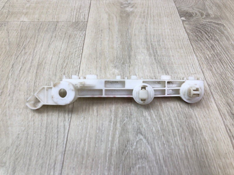 Кронштейн переднего бампера (на крыле) правый MITSUBISHI OUTLANDER GF 12- 2.4 4J12 Кронштейн переднего бампера (на крыле) правый MITSUBISHI OUTLANDER GF 12- 2.4 4J12