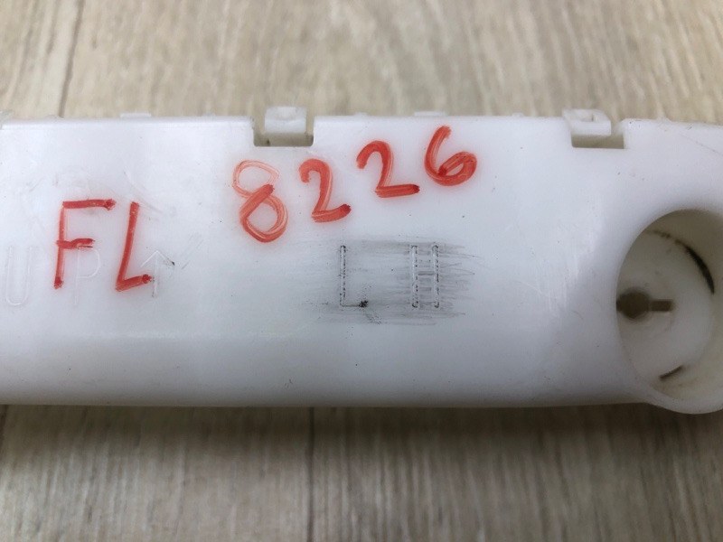 Кронштейн переднего бампера (на крыле) левый QUEST S 11-17 2012 3.5 VQ35DE Кронштейн переднего бампера (на крыле) левый QUEST S 11-17 2012 3.5 VQ35DE