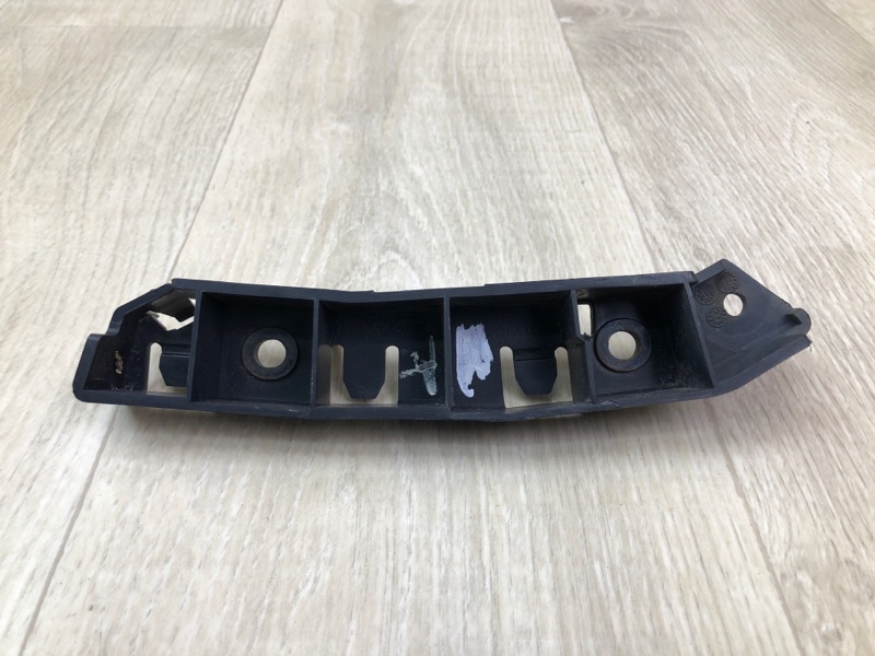 Кронштейн переднего бампера (на крыле) правый FORD FOCUS 10-18 2017 2.0 C20HDEX CP9Z-17C947-A Б/У