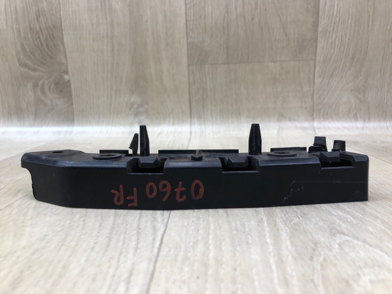 Кронштейн переднего бампера (на крыле) правый FOCUS 10-18 2014 2.0 C20HDEX