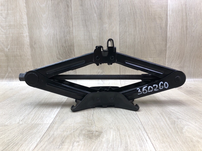 Домкрат FOCUS 10-18 2017 2.0 C20HDEX Домкрат FOCUS 10-18 2017 2.0 C20HDEX