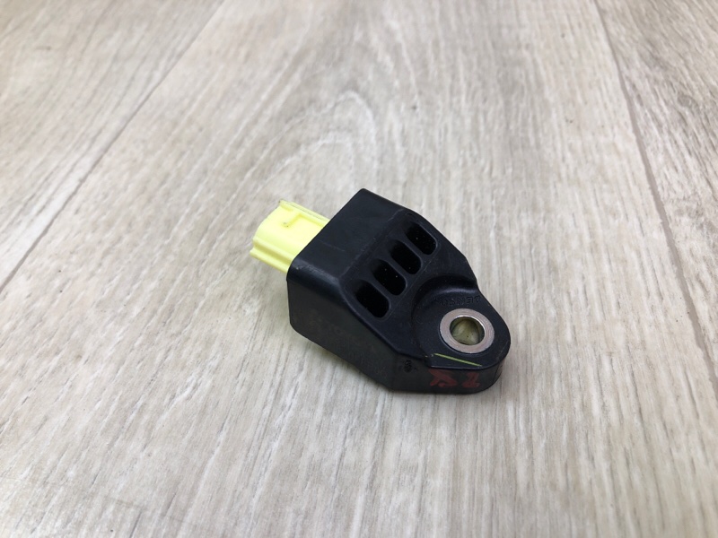 Запчасть датчик удара передний TOYOTA VENZA 09-16 2013 3.5 2GR-FE 89831-0E070 Б/У Датчик удара передний TOYOTA VENZA 09-16 2013 3.5 2GR-FE 89831-0E070 Б/У