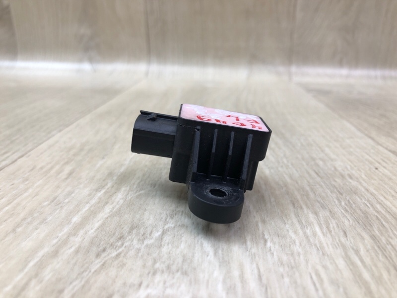 Датчик удара передний KIA RIO FB 17- 1.6 G4FM Датчик удара передний KIA RIO FB 17- 1.6 G4FM