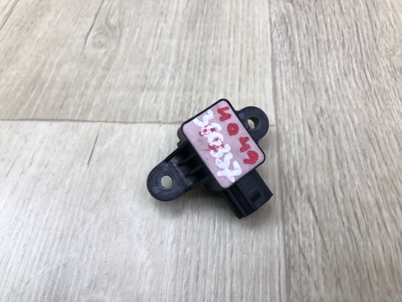 Запчасть датчик удара передний KIA RIO FB 17- 2019 1.6 G4FM 95920-H8100 Б/У Датчик удара передний KIA RIO FB 17- 2019 1.6 G4FM 95920-H8100 Б/У