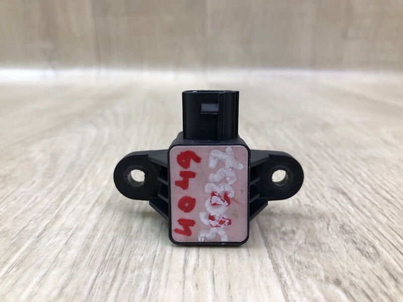 Датчик удара передний RIO FB 17- 2019 1.6 G4FM Датчик удара передний RIO FB 17- 2019 1.6 G4FM