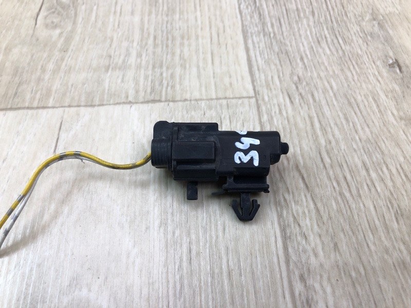 Запчасть датчик температуры наружного воздуха INFINITI FX S50 03-08 2005 3.5 VQ35DE 27722-AL500 Б/У Датчик температуры наружного воздуха INFINITI FX S50 03-08 2005 3.5 VQ35DE 27722-AL500 Б/У