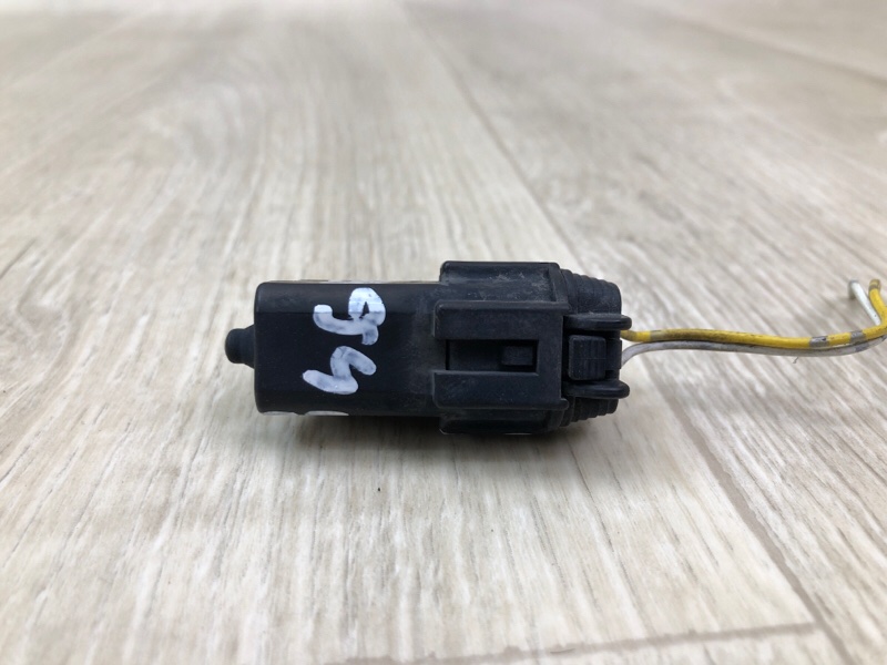 Датчик температуры наружного воздуха FX S50 03-08 2005 3.5 VQ35DE Датчик температуры наружного воздуха FX S50 03-08 2005 3.5 VQ35DE