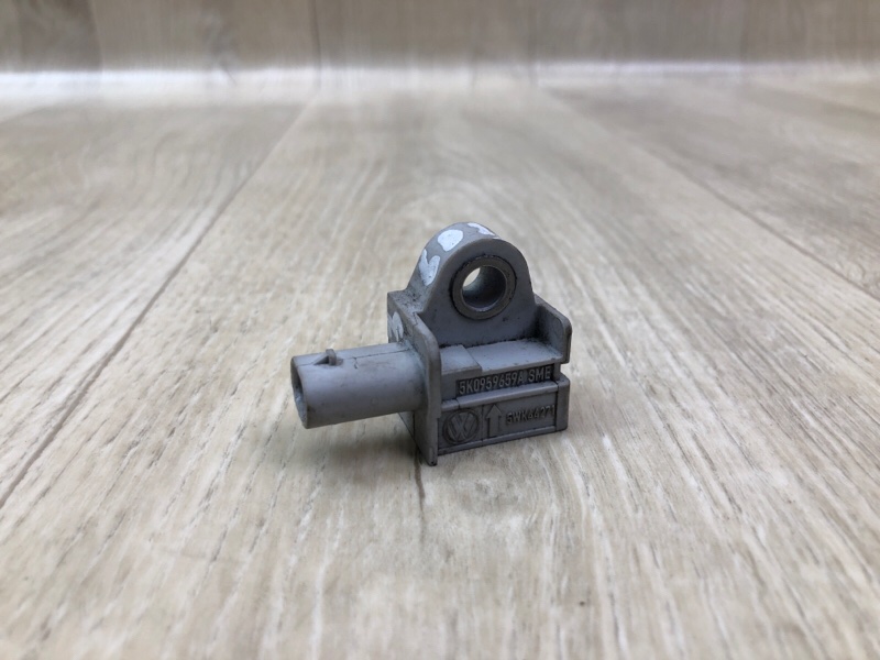 Датчик удара передний VOLKSWAGEN JETTA USA 10-17 5K0 959 659 A Б/У