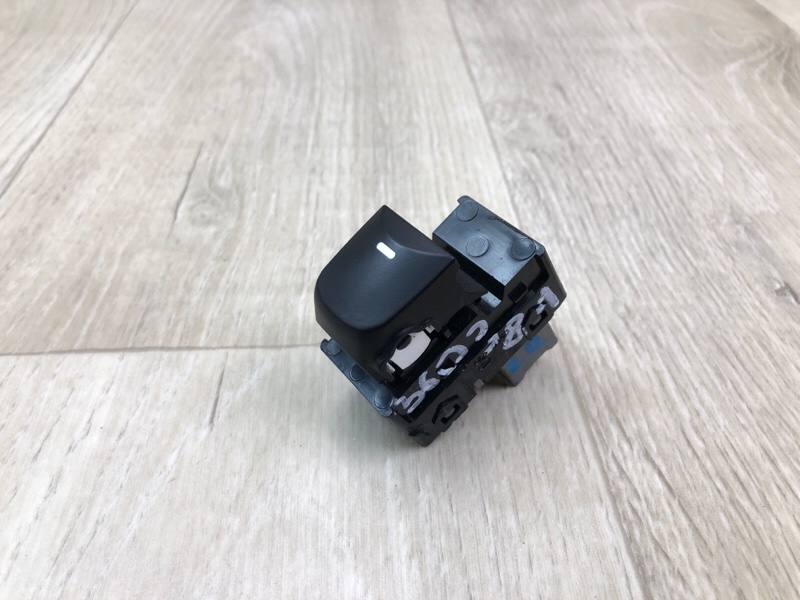 Запчасть кнопка стеклоподъемника задняя правая HYUNDAI ELANTRA MD 10-15 2014 1.8 G4NB 93576-3X001RY Б/У Кнопка стеклоподъемника задняя правая HYUNDAI ELANTRA MD 10-15 2014 1.8 G4NB 93576-3X001RY Б/У