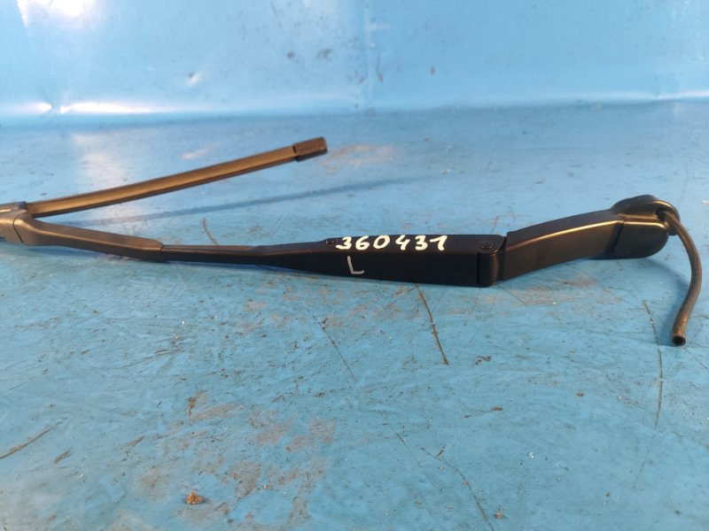 Поводок стеклоочистителя передний левый X-TRAIL/ROGUE T33 20- 2021 2.5 PR25DD Поводок стеклоочистителя передний левый X-TRAIL/ROGUE T33 20- 2021 2.5 PR25DD