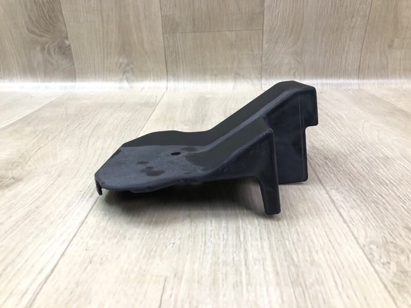 Кронштейн решетки радиатора FX S50 03-08 2005 3.5 VQ35DE