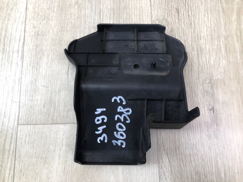 Кронштейн решетки радиатора FX S50 03-08 2005 3.5 VQ35DE