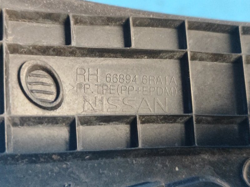 Пластик под лобовое стекло / Жабо правый NISSAN X-TRAIL/ROGUE T33 20- 2.5 PR25DD Пластик под лобовое стекло / Жабо правый NISSAN X-TRAIL/ROGUE T33 20- 2.5 PR25DD