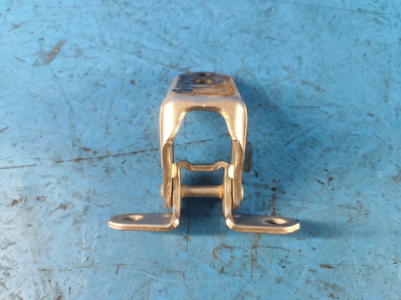 Петля двери верхняя передняя правая X-TRAIL/ROGUE T33 20- 2021 2.5 PR25DD