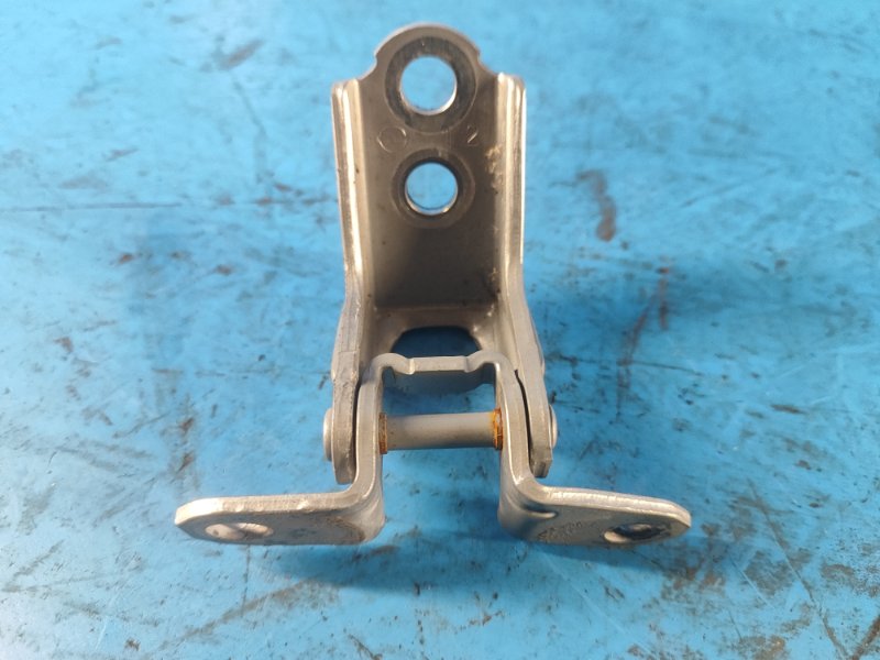 Петля двери верхняя передняя левая X-TRAIL/ROGUE T33 20- 2021 2.5 PR25DD