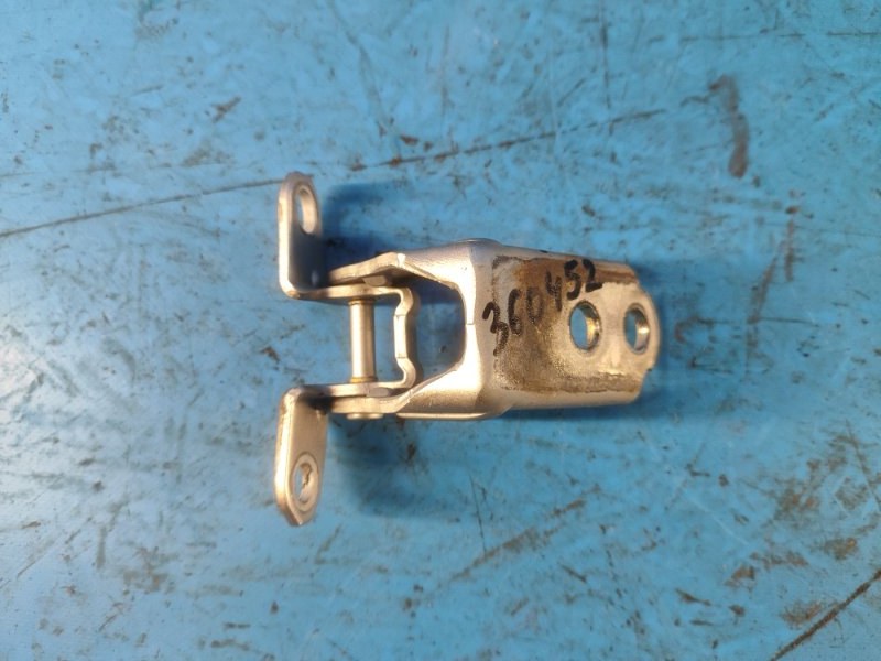 Запчасть петля двери нижняя передняя левая NISSAN X-TRAIL/ROGUE T33 20- 2021 2.5 PR25DD 804006RR0A Б/У Петля двери нижняя передняя левая NISSAN X-TRAIL/ROGUE T33 20- 2021 2.5 PR25DD 804006RR0A Б/У