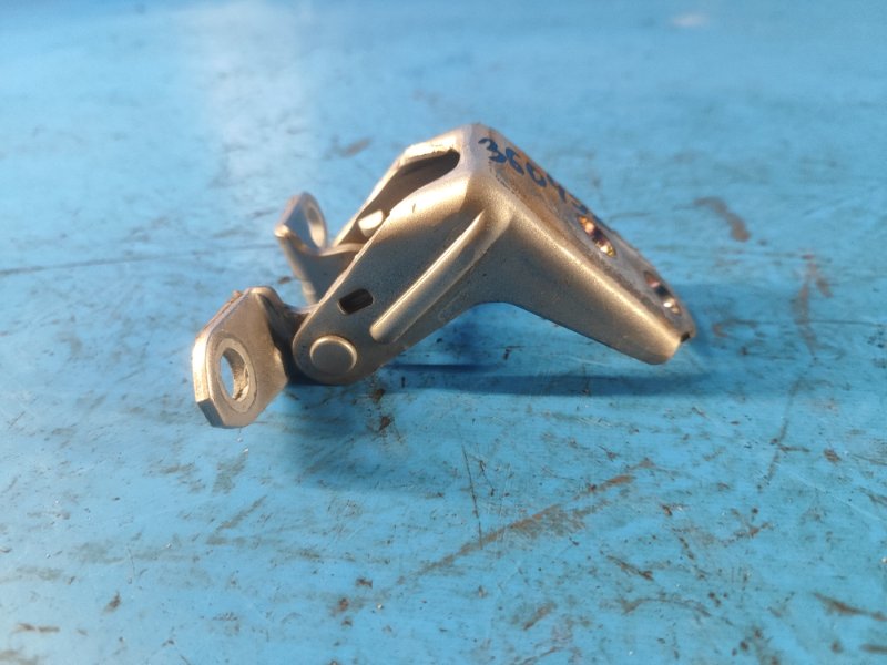 Петля двери нижняя передняя левая X-TRAIL/ROGUE T33 20- 2021 2.5 PR25DD Петля двери нижняя передняя левая X-TRAIL/ROGUE T33 20- 2021 2.5 PR25DD