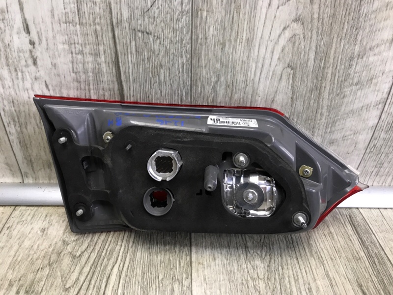 Фонарь внутренний правый COROLLA 12-19 E180 Фонарь внутренний правый COROLLA 12-19 E180