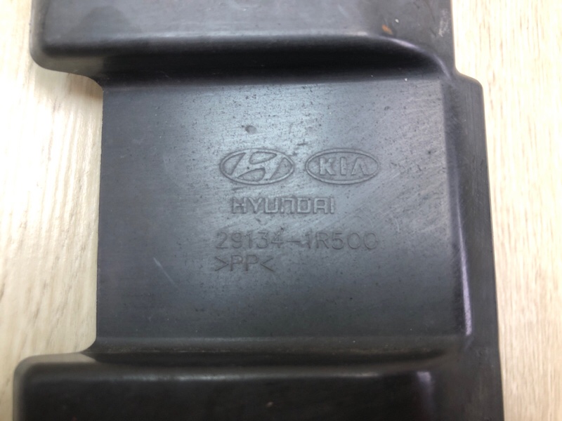 Дефлектор радиатора правый ACCENT RB 10- 2011 ХЭТЧБЭК 1.6 G4FD Дефлектор радиатора правый ACCENT RB 10- 2011 ХЭТЧБЭК 1.6 G4FD