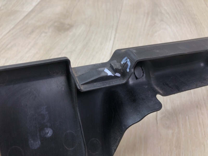 Дефлектор радиатора правый ACCENT RB 10- 2011 ХЭТЧБЭК 1.6 G4FD Дефлектор радиатора правый ACCENT RB 10- 2011 ХЭТЧБЭК 1.6 G4FD