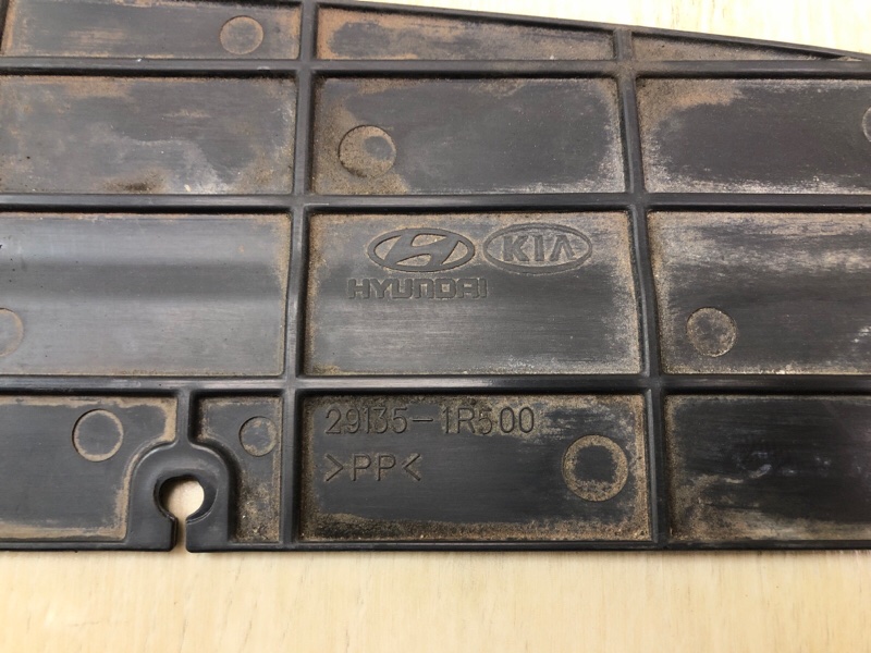 Дефлектор радиатора HYUNDAI ACCENT RB 10- ХЭТЧБЭК 1.6 G4FD Дефлектор радиатора HYUNDAI ACCENT RB 10- ХЭТЧБЭК 1.6 G4FD