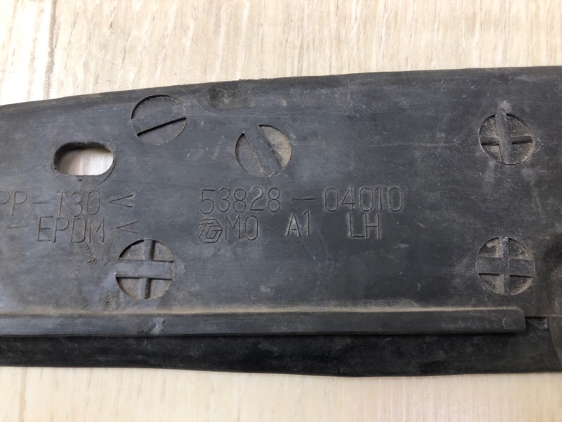 Пыльник крыла передний левый TOYOTA TACOMA 05-15 4.0 1GRFE Пыльник крыла передний левый TOYOTA TACOMA 05-15 4.0 1GRFE