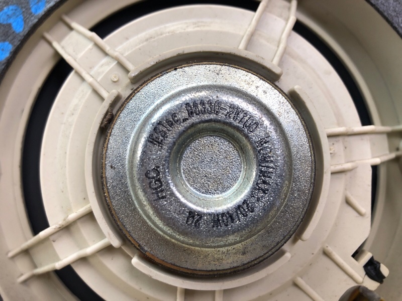 Динамик задний правый VELOSTER 11-18 2012 1.6 G4FD Динамик задний правый VELOSTER 11-18 2012 1.6 G4FD