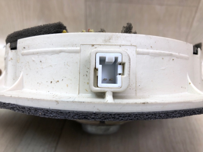 Динамик задний правый VELOSTER 11-18 2013 1.6 G4FD Динамик задний правый VELOSTER 11-18 2013 1.6 G4FD