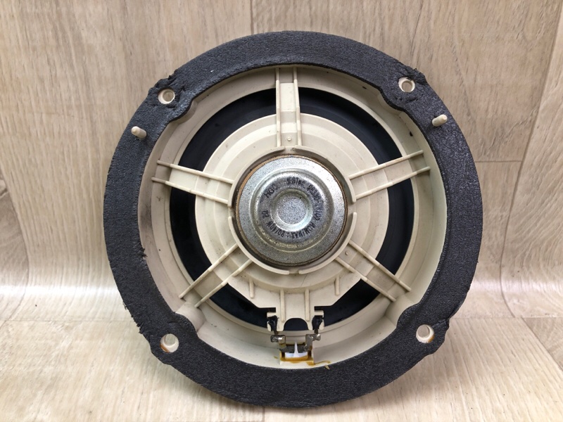 Динамик передний правый VELOSTER 11-18 2012 1.6 G4FD Динамик передний правый VELOSTER 11-18 2012 1.6 G4FD