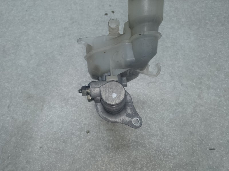 Главный тормозной цилиндр OUTLANDER XL 05-13 2007 3.0 6B31 Главный тормозной цилиндр OUTLANDER XL 05-13 2007 3.0 6B31