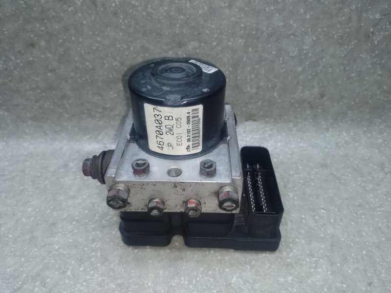 Блок ABS MITSUBISHI OUTLANDER XL 05-13 2007 3.0 6B31 4670A310 Б/У