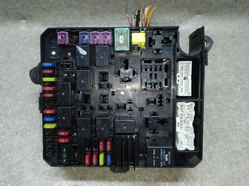 Блок предохранителей моторный отсек OUTLANDER XL 05-13 2007 3.0 6B31