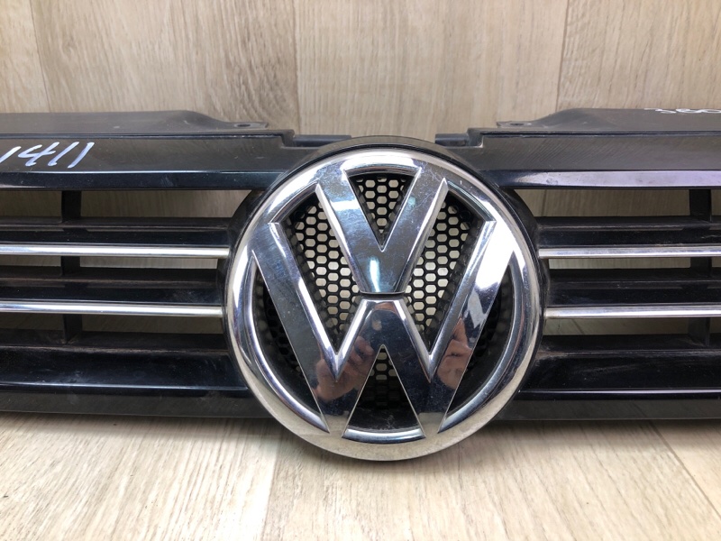 Решетка радиатора JETTA USA 10-17