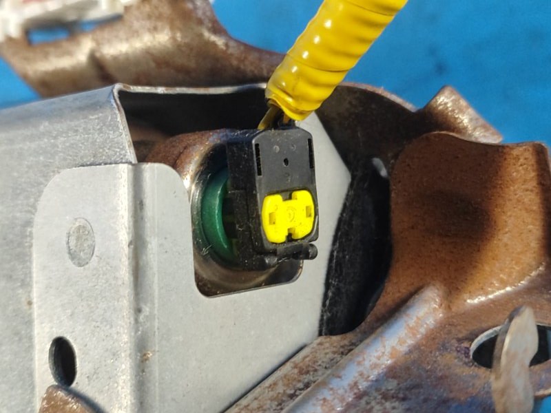 Подушка безопасности в колени левая AVALON 13-18