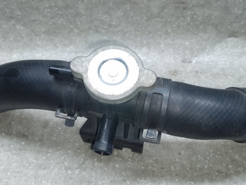 Горловина радиатора MITSUBISHI OUTLANDER XL 05-13 3.0 6B31 Горловина радиатора MITSUBISHI OUTLANDER XL 05-13 3.0 6B31