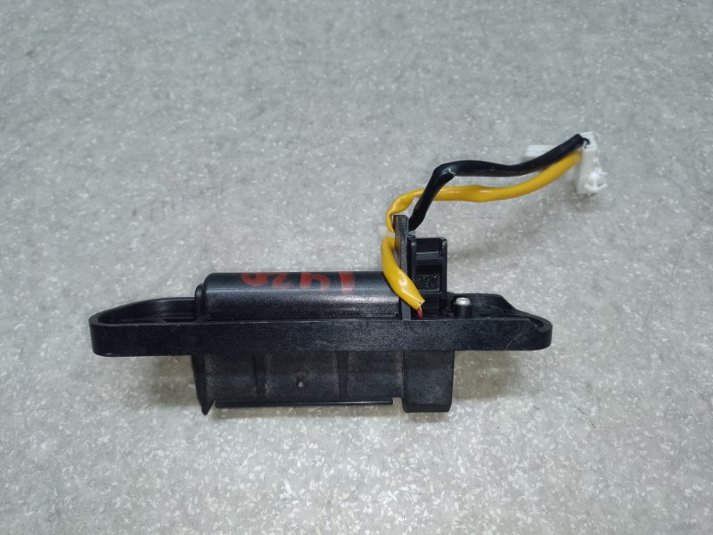 Кнопка открывания багажника наружная OUTLANDER XL 05-13 2007 3.0 6B31 Кнопка открывания багажника наружная OUTLANDER XL 05-13 2007 3.0 6B31