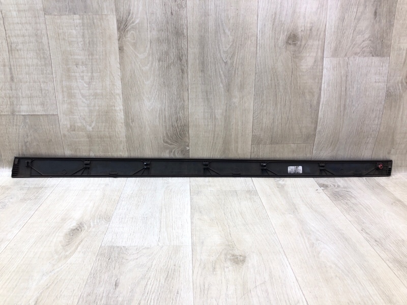 Накладка двери передняя левая TUCSON TL 15-20 2015 G4FJ 1.6 Накладка двери передняя левая TUCSON TL 15-20 2015 G4FJ 1.6