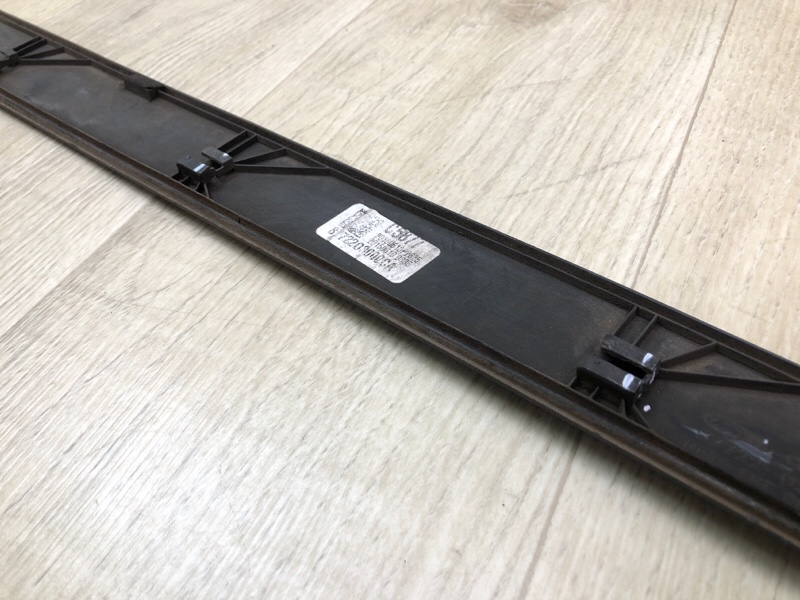 Накладка двери передняя правая TUCSON TL 15-20 2015 G4FJ 1.6 Накладка двери передняя правая TUCSON TL 15-20 2015 G4FJ 1.6