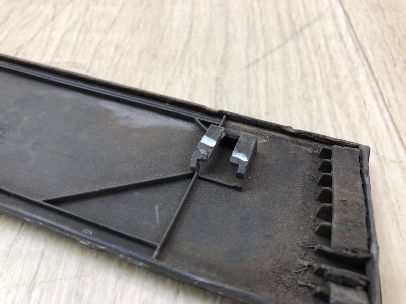 Накладка двери передняя правая TUCSON TL 15-20 2015 G4FJ 1.6 Накладка двери передняя правая TUCSON TL 15-20 2015 G4FJ 1.6