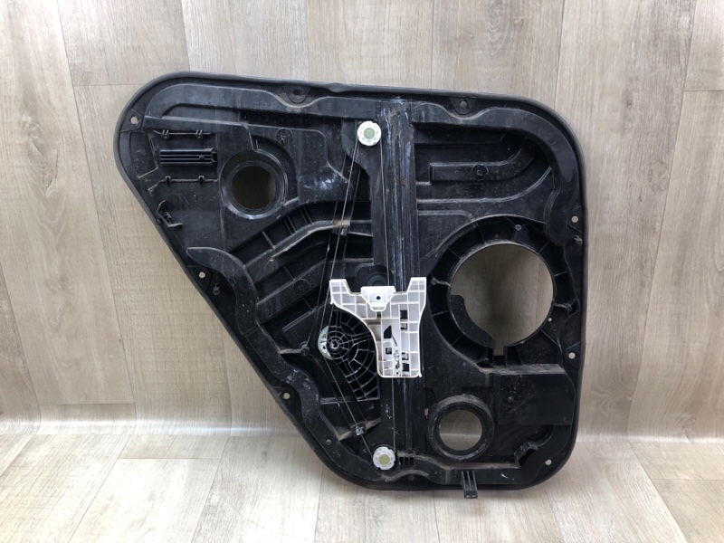 Стеклоподъемник задний правый TUCSON TL 15-20 2015 G4FJ 1.6 Стеклоподъемник задний правый TUCSON TL 15-20 2015 G4FJ 1.6