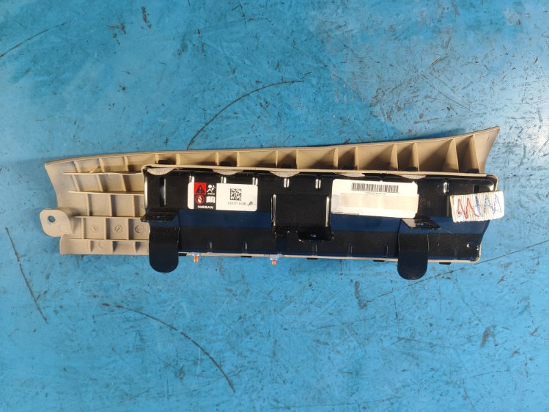 Подушка безопасности в колени правая QX50 18- 2023 2.0 KR20DDET Подушка безопасности в колени правая QX50 18- 2023 2.0 KR20DDET