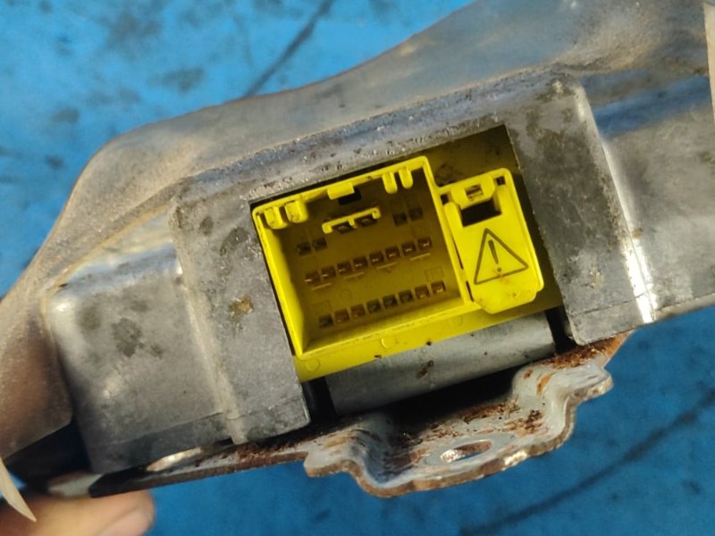 Блок управления AIRBAG SUZUKI GRAND VITARA XL-7 01-06 2.7 H27A Блок управления AIRBAG SUZUKI GRAND VITARA XL-7 01-06 2.7 H27A