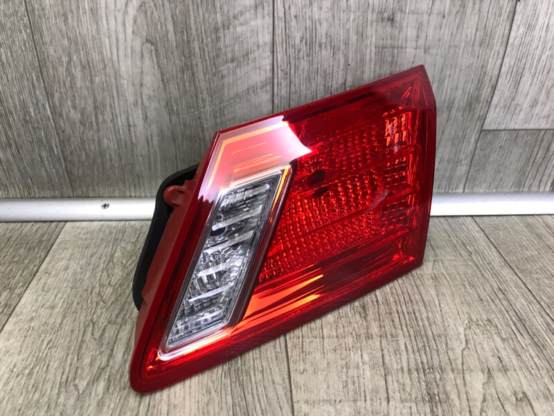 Фонарь внутренний правый ES350 06-12 Фонарь внутренний правый ES350 06-12