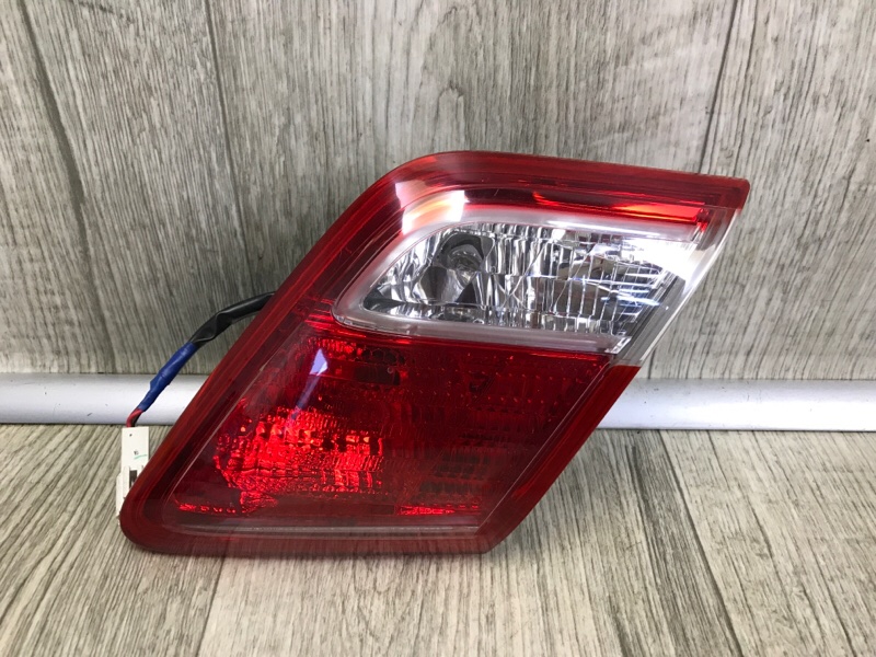 Фонарь внутренний правый TOYOTA CAMRY 40 06-11 81580-06120 Б/У