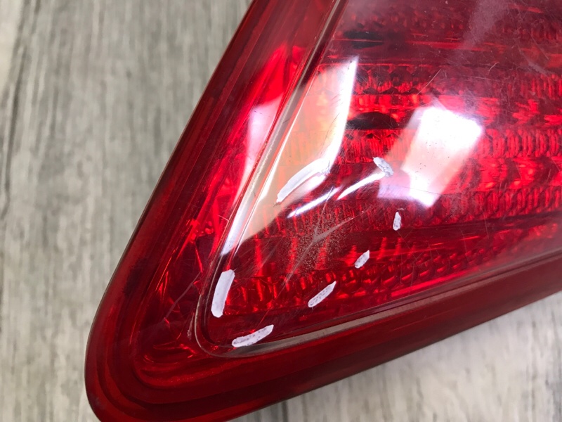 Фонарь внутренний правый CAMRY 40 06-11