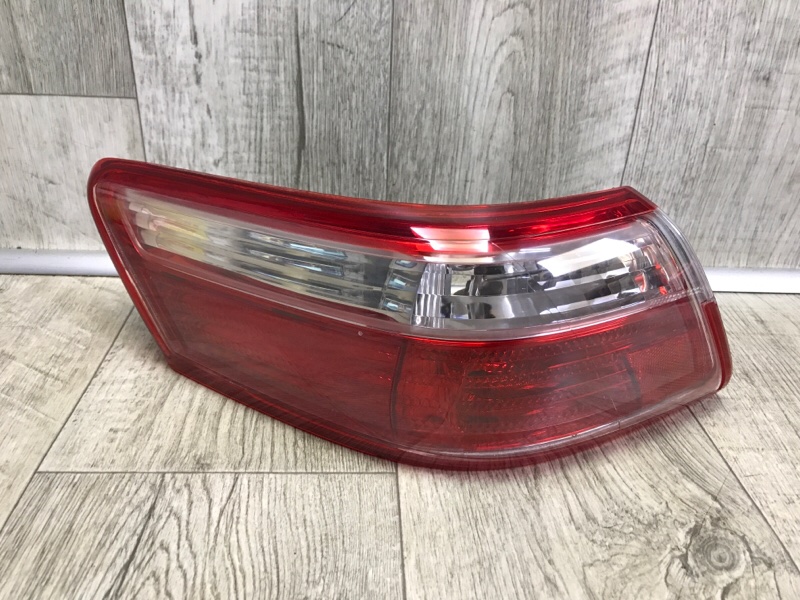 Фонарь наружный левый TOYOTA CAMRY 40 06-11 8156006240 Б/У