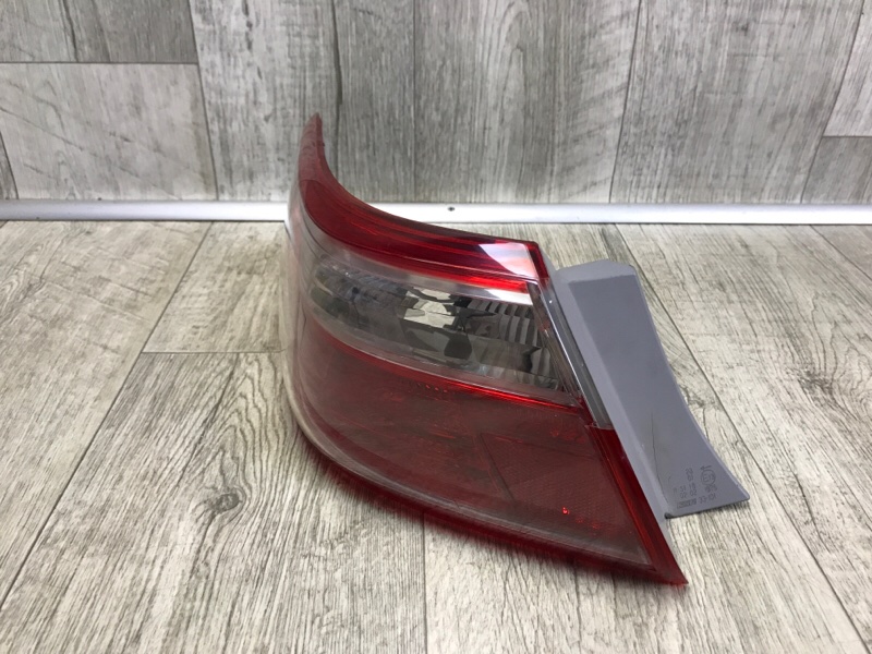 Фонарь наружный левый TOYOTA CAMRY 40 06-11
